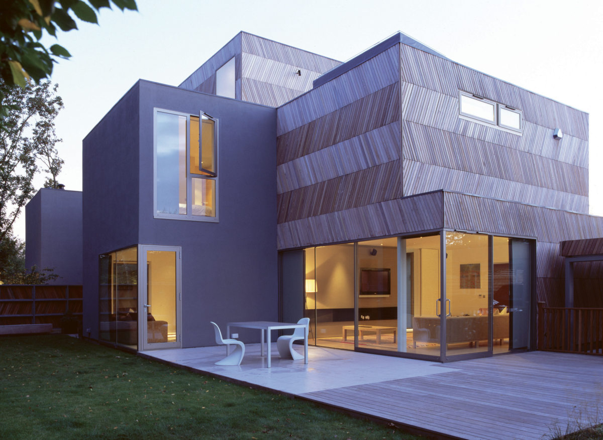 Alison-Brooks-Architects-_-Herringbone-Houses-_-Photo-Exterior-Back-Garden-Evening-1200x876.jpg